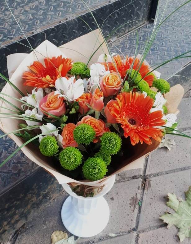 Букет цветов из: Герберы, Хризантемы, Альстромерии и Розы в Поселок дачного хозяйства Архангельское