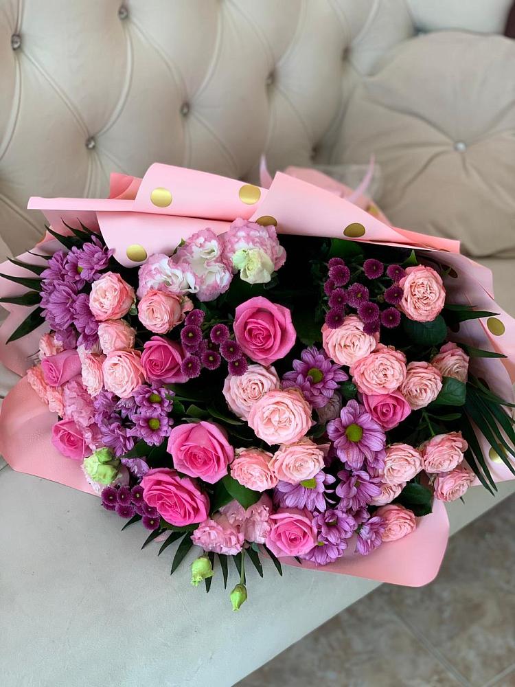 Букет цветов из: Хризантемы, Розы и Лизиантусы в Поселок дачного хозяйства Архангельское