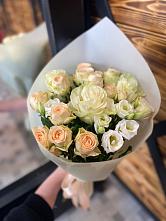 Букет цветов из:  Розы и Лизиантусы #REPLACE_PRED# Поселок дачного хозяйства Архангельское