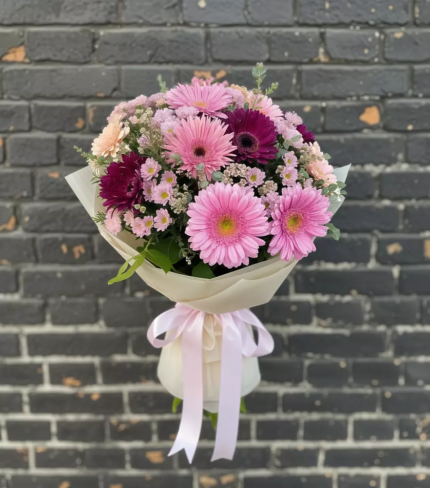 Букет цветов из: Герберы и Хризантемы в Поселок дачного хозяйства Архангельское