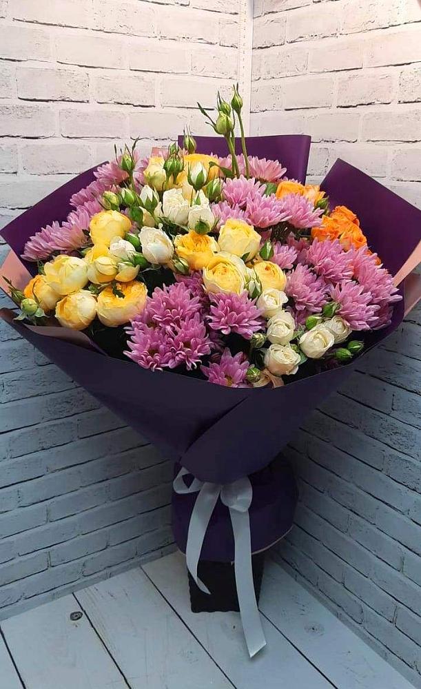 Букет цветов из: Хризантемы и Розы в Поселок дачного хозяйства Архангельское