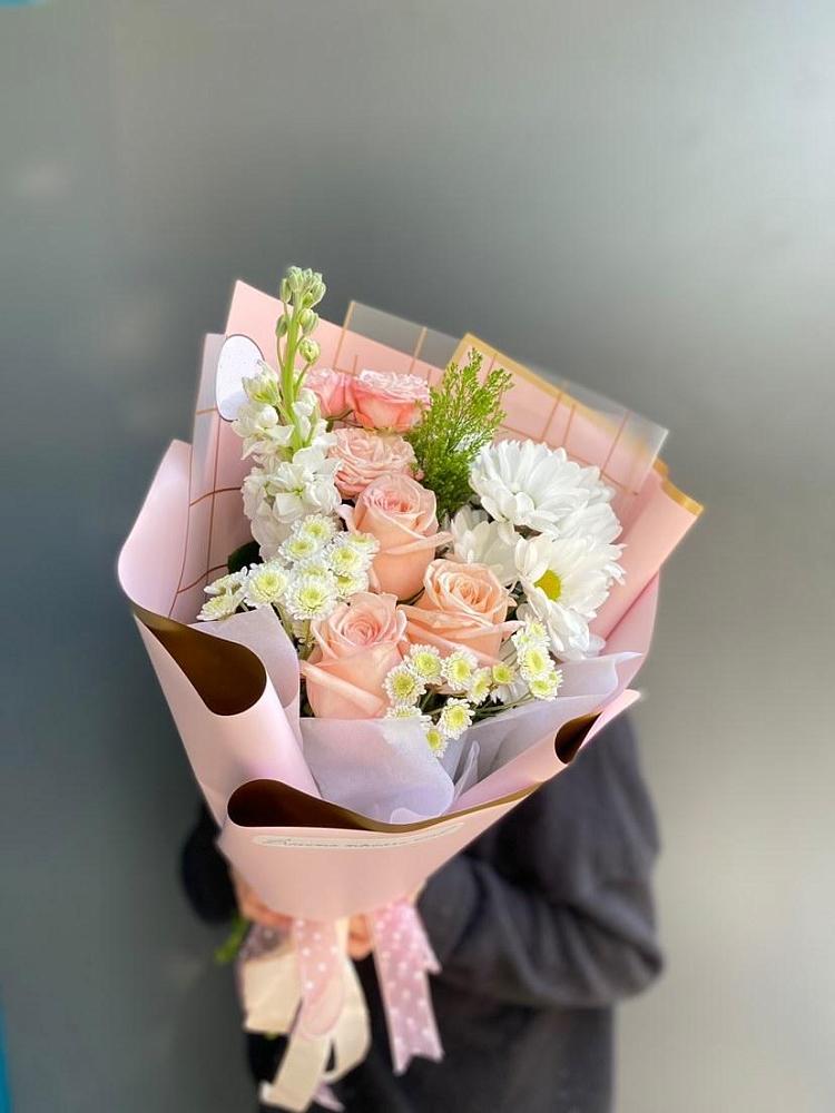 Букет цветов из: Хризантемы и Розы в Поселок дачного хозяйства Архангельское