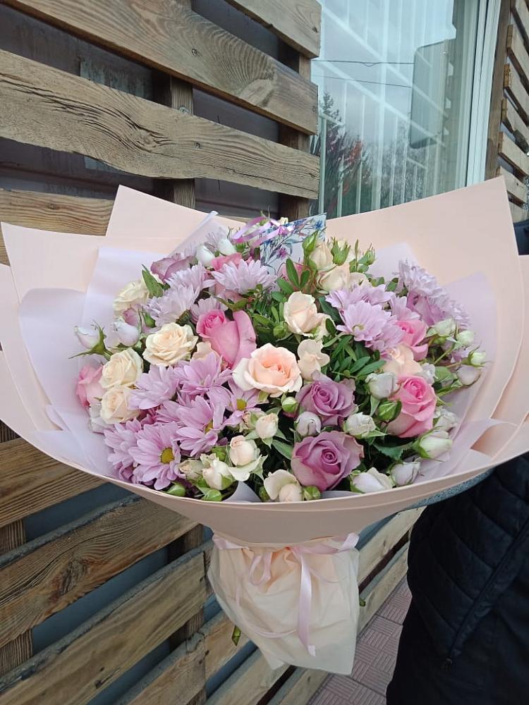 Букет цветов из: Розы и Хризантемы в Поселок дачного хозяйства Архангельское