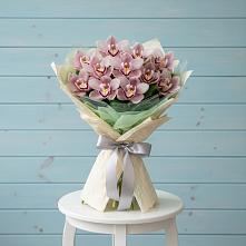 Букет цветов из:  Орхидеи и Розы #REPLACE_PRED# Поселок дачного хозяйства Архангельское