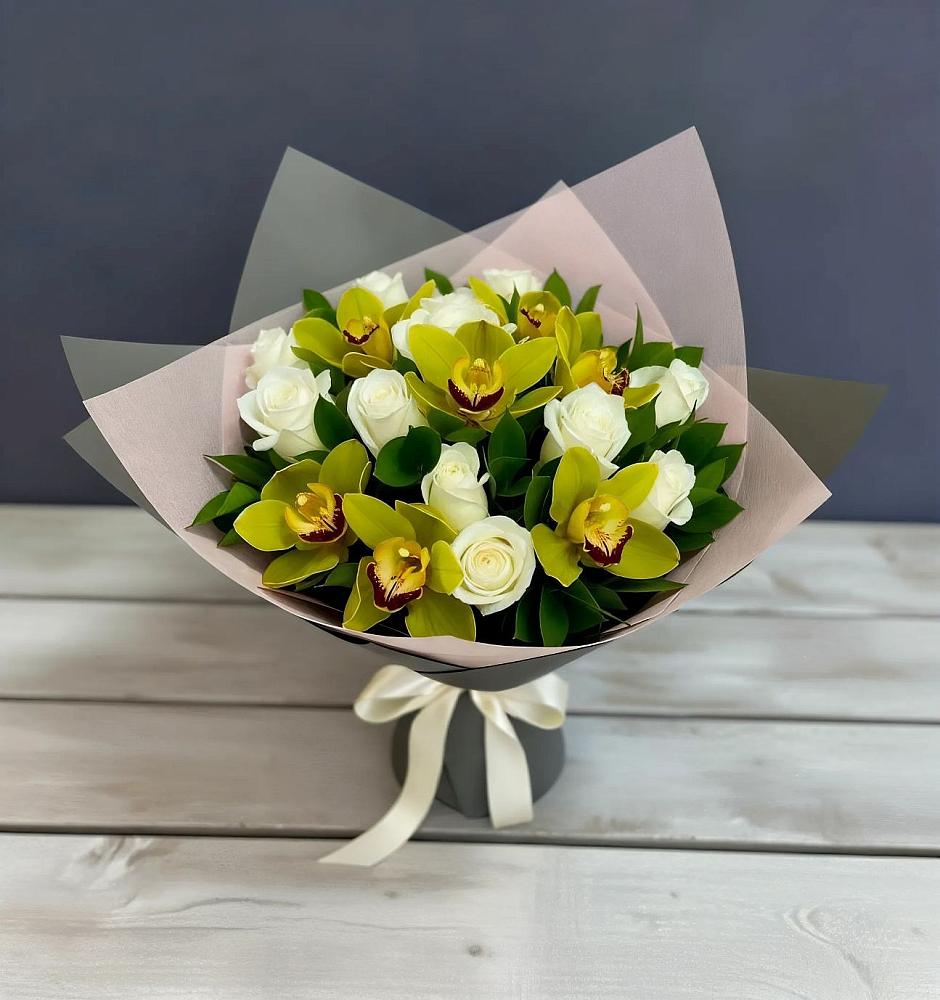 Букет цветов из: Орхидеи и Розы в Поселок дачного хозяйства Архангельское