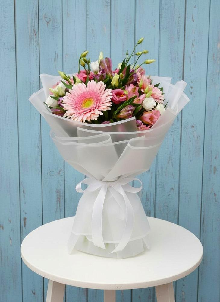 Букет цветов из: Герберы, Альстромерии и Лизиантусы в Поселок дачного хозяйства Архангельское