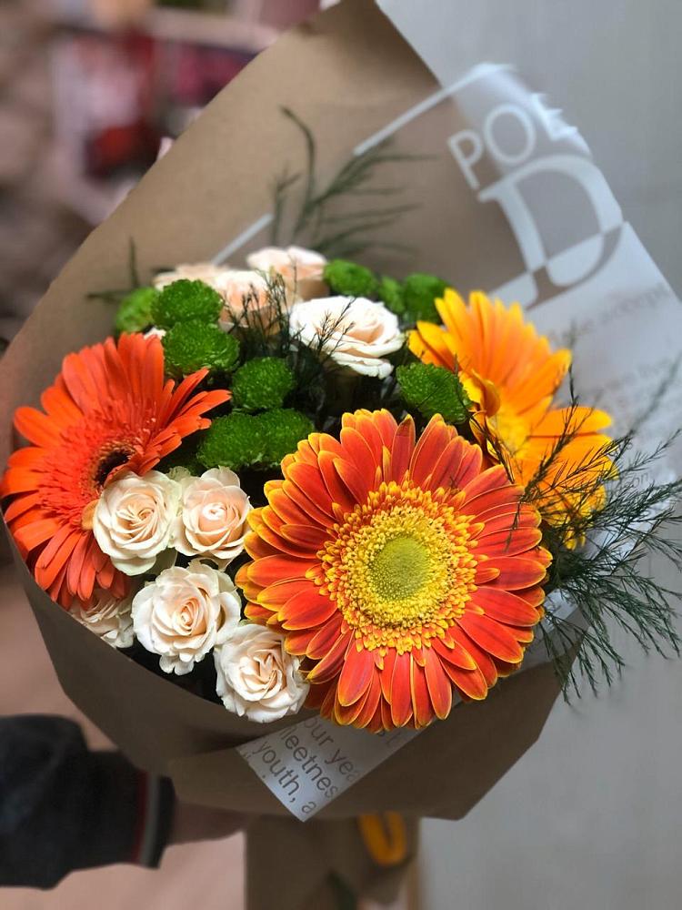 Букет цветов из: Герберы, Хризантемы и Розы в Поселок дачного хозяйства Архангельское