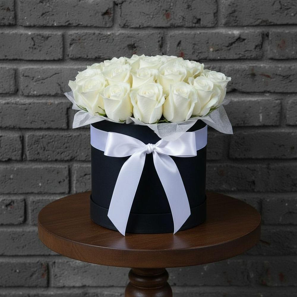 Цветочная композиция из Розы в шляпной коробке в Поселок дачного хозяйства Архангельское