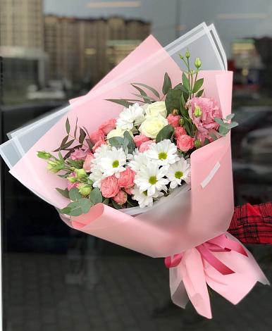 Букет цветов из: Розы, Лизиантусы и Хризантемы в Поселок дачного хозяйства Архангельское