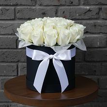 Цветочная композиция из Розы в шляпной коробке в Поселок дачного хозяйства Архангельское